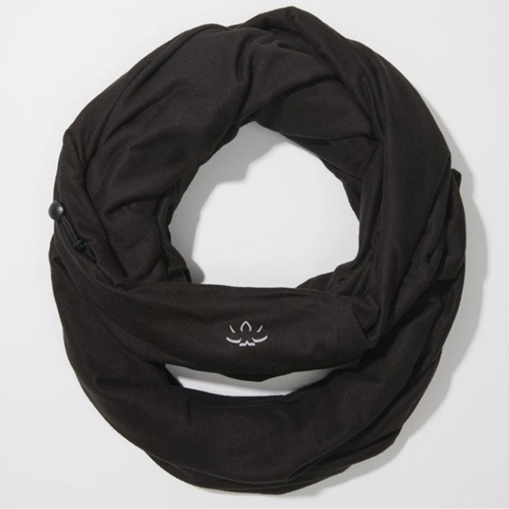 Beyond Yoga Pocket Infinity Scarf